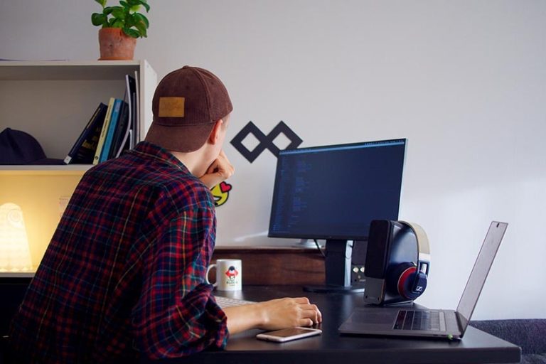 Freelance: Ventajas y cuánto cobrar si eres diseñador gráfico